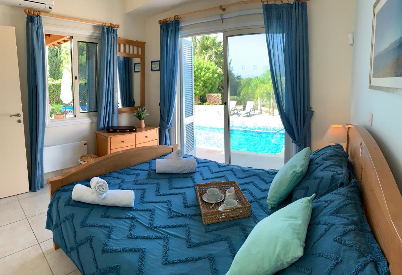 Beach Villa Gladiolus เนโอโชริโอ ภายนอก รูปภาพ